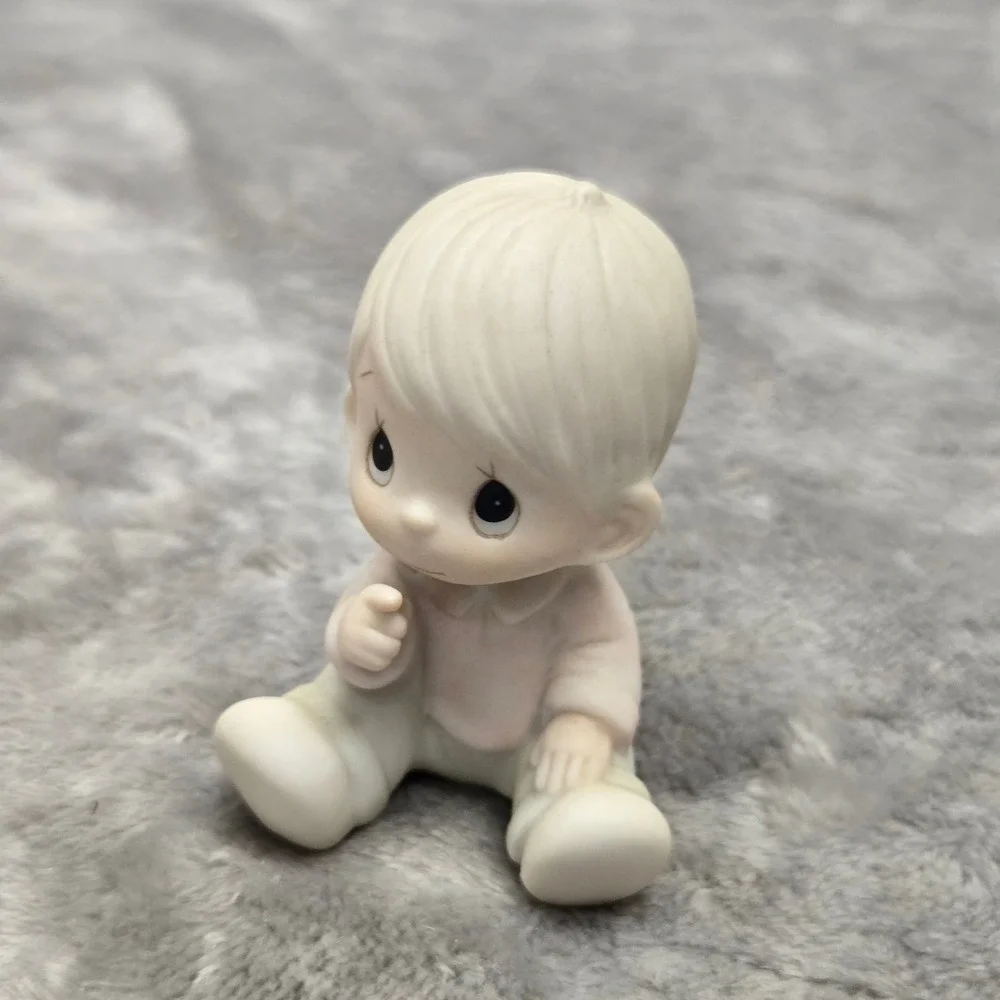 Precious Moments Tell Me A Story Boy‎ Figurine 15792 Enesco 1985 Christmas Scene
